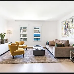 puerto-banus-newly-renovated-luxury-apartment.1costadelsol.com/